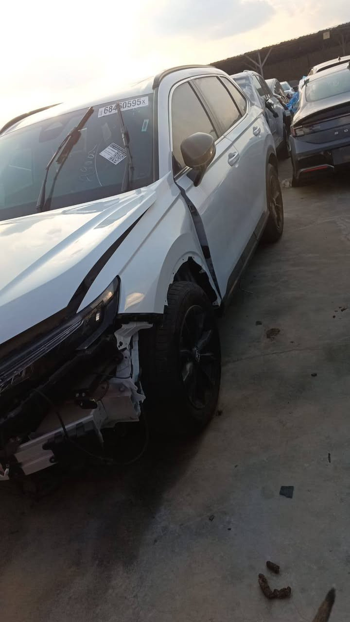 السلام عليكم هوندا CRV   هايبرد موديل 24 فول الفول فتحه بصمه رادارات كراسي كهرباء قطعتين  باقي مواصفات معروفه الفول حادثه موضح بالصور دعاميه ولايت داخل سياره موجودات سياره حاليا بعمان الحره تباع على وضعه تطلع أربيل سياره السعر 170 بيه مجال بسيط الإتصال على الرقم ***********
