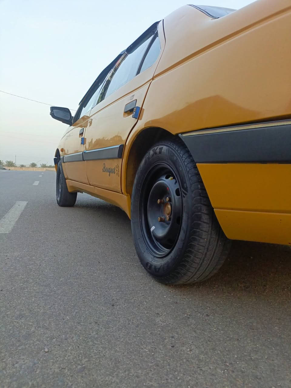 سلام عليكم
للبيع بيجو لميس 
موديل ٢٠١٦ بسمي
 مصفره خط وبحث وهيئه  
تحويل مباشر هزه وسنويه جدد 
مكينه كير خير من الله لاتبخير ولاتنقيص 
تبريد ثلج
 تدفئه شغاله خير من الله
 تكم شواصي الغود حوضها نضيف
بدون ضرر وخياس 
  تايرات جدد
دوشمه وكاعيات جدد داخلها جديد 
منظومه بانزين جديده
كهربائيات كلها شغاله وبلاديه  
 السعر 37 بيها مجال شراي 
مكاني بغداد يم مخابز باب الاغا
 الاستفسار على الرقم‏ ‪***********
