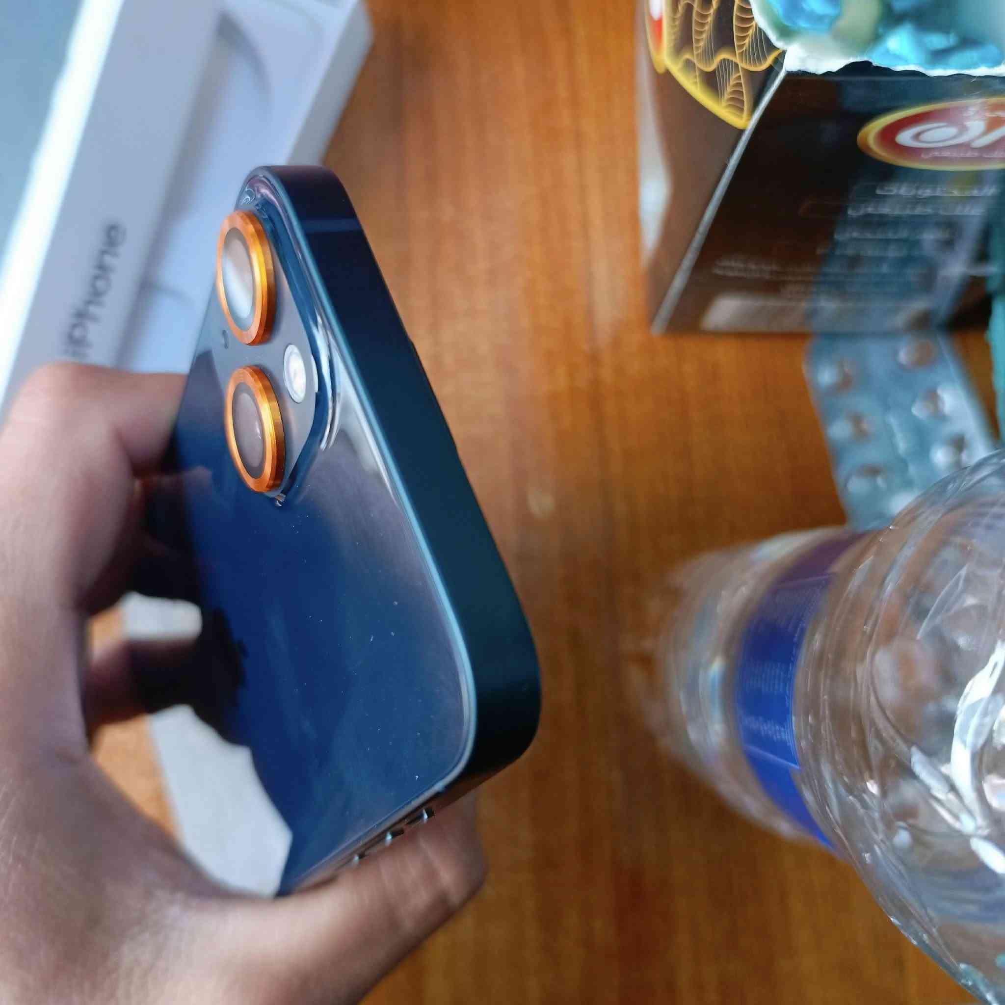 السلام عليكم
ايفون ١٣ للبيع 
ذاكره ١٢٨
نضافه عاليه جداً  اخو الجديد
بطاريه ١٠٠ مستبدل اصلي
ويا لاصق وكفر وكارتون 
السعر ٣٦٥ بي مجال بسيط
مكاني بغداد مدينة الصدر 
***********
