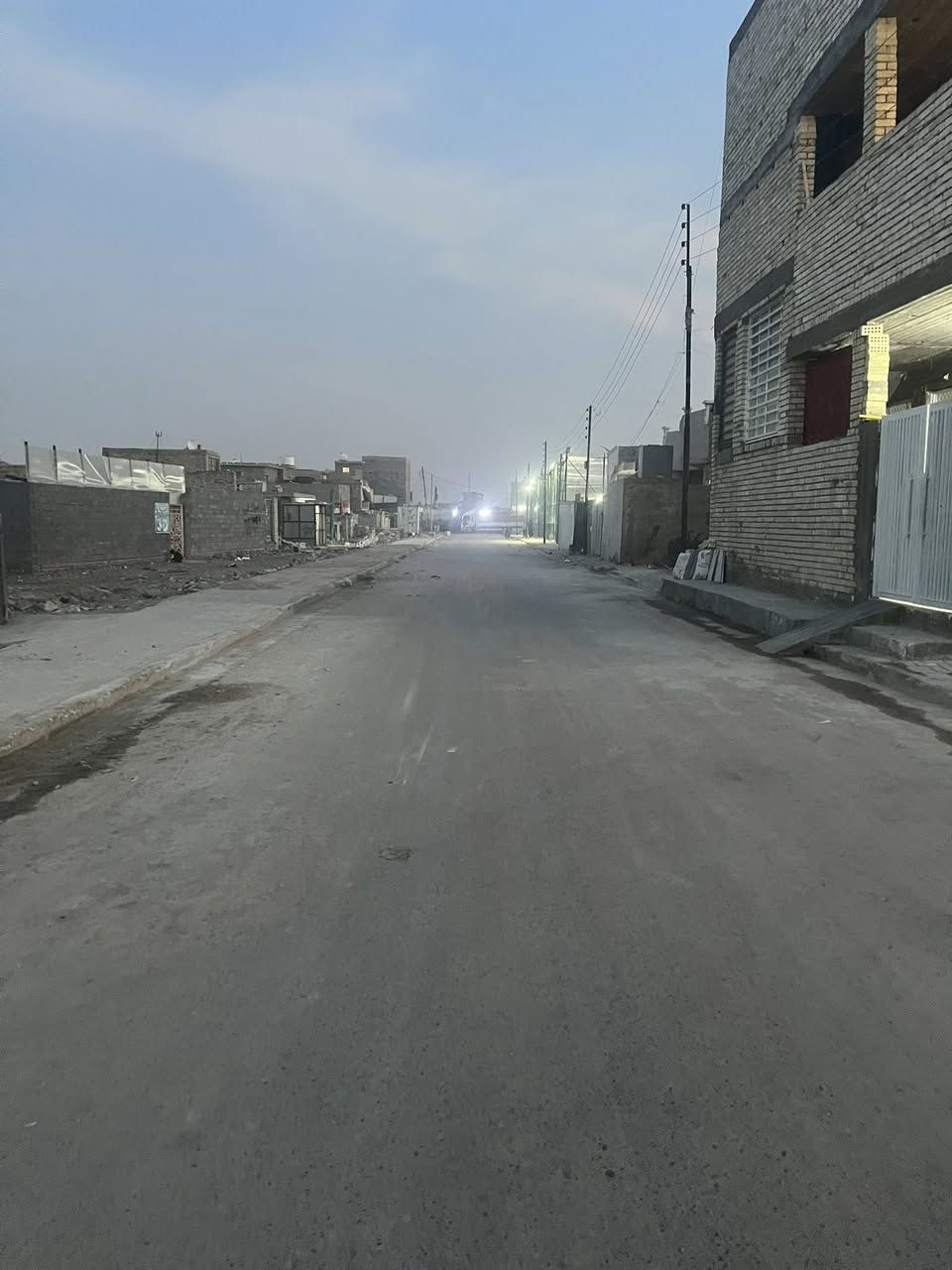 السلام عليكم قطعة ارض للبيع الضباط الثانيه قرب سيد منذر المساحه ميه وعشره كامل خدمات السعر ٣٦ رقم ***********
