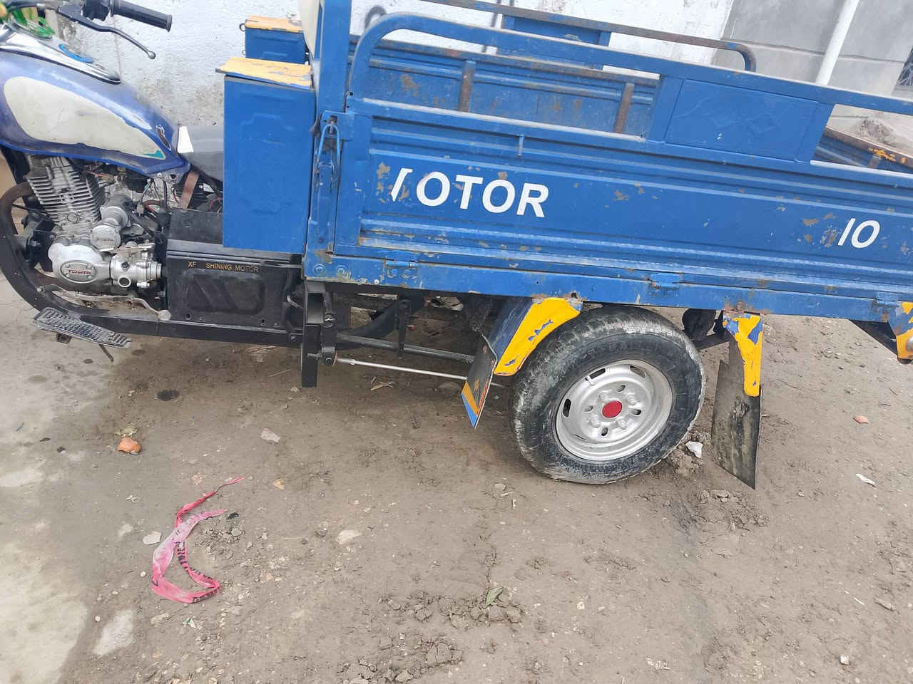 السلام عليكم ورحمة ستوته للبيع 
موديل 14اوراق اصولي كشر نضيف مكينه تخبل نكره وحده كلش نضيفه مكاني حله شارع 80قرب الطاقه للستفسار خاص او الاتصال على الرقم***********
