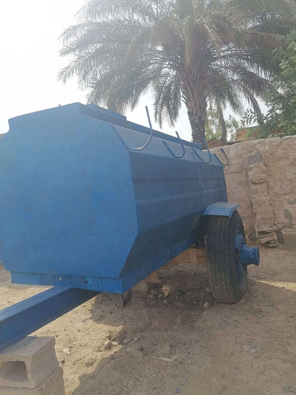 السلام عليكم  يوجد مقطورة ماءللبيع ***********
