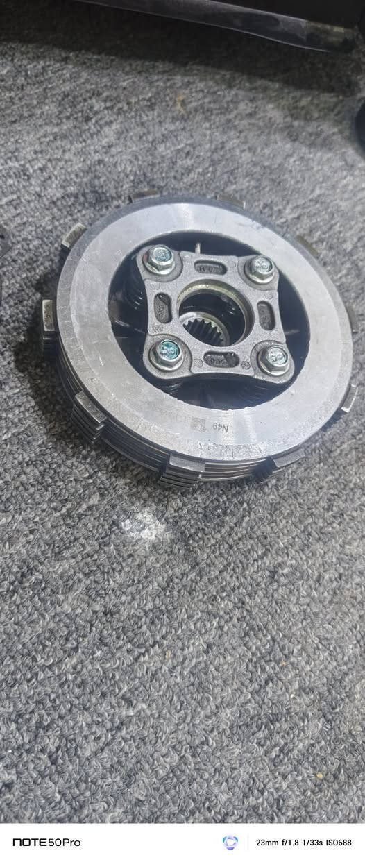 هورنات سيدان اصلي فيشه سوده بعده بشمع ما مقسم رايده 50 والكلجات جدد شركه ما شادهن ولقران  اي خلل بيهن يرجعن الكلجات اريدهن ب20 عنواني بصره موفقيه ***********
