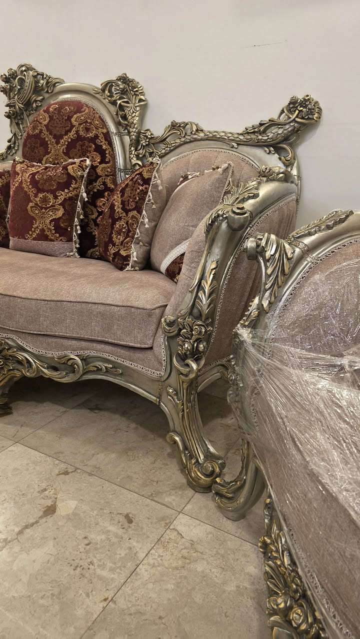 تخم مصري دمياط ضخم اخو الجديد ١٠ مقعد وسيت طبلات مرمر زان 
***********
