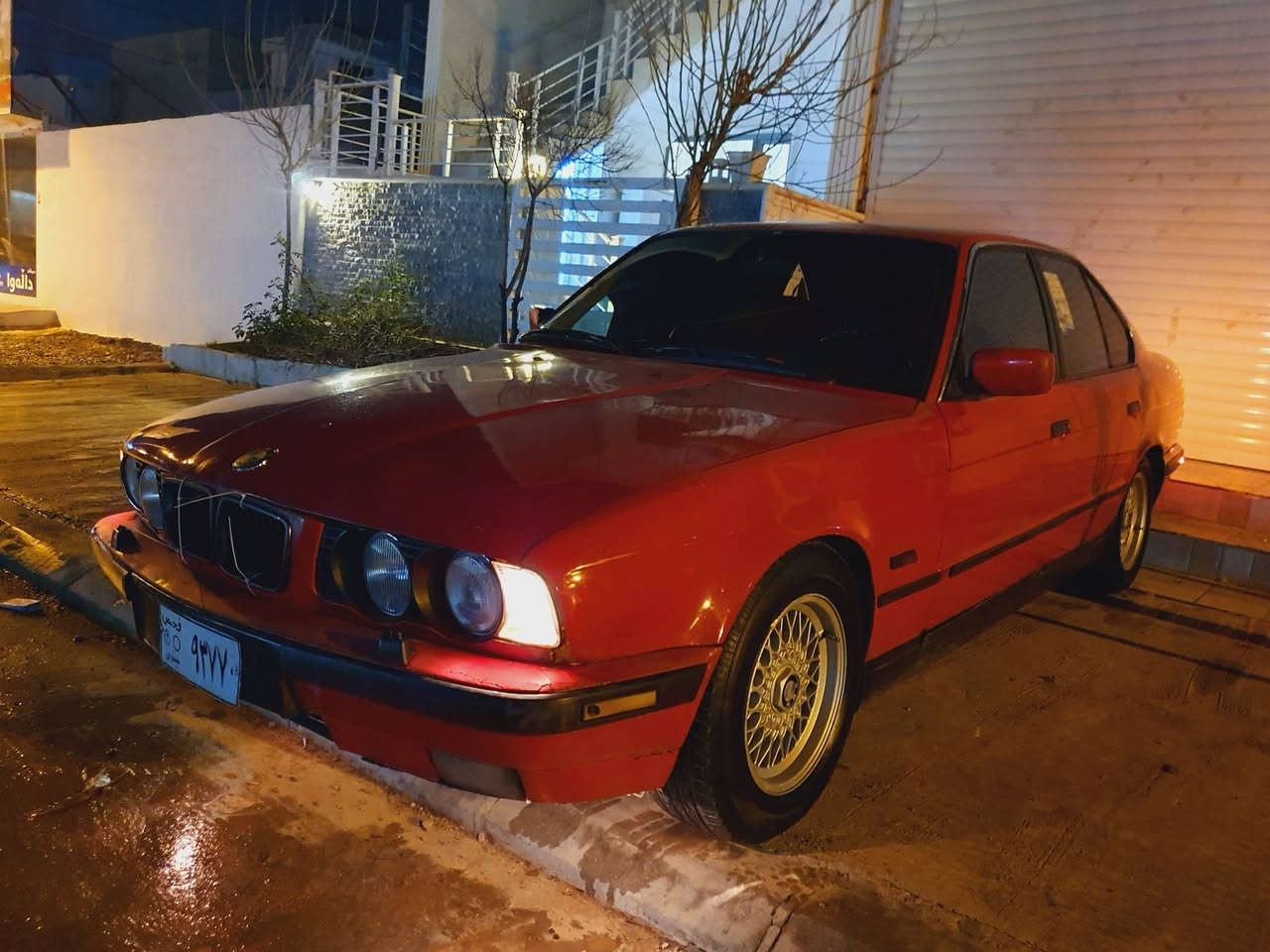 bmw 1990 
525 کەپس 
گیر ئۆتۆماتیک 
چوار جام کارەبا
سلایت 
ناو فۆرمیگا 
سوکان ئیرباگ 
گیچ ئەلقە 
شاشە ئایپات 
پیش پان 
پیشو دوای کەپسە ئاڕم ئەوەلیات غەرامە بە شەرت 
سەیارەکە زۆر جایزە ماڵی دۆستە 
سعری 37 وەرەقە و مجال برایانە 
گۆرینه ش ئەکەم 
شوین سلیمانی 
***********
***********
