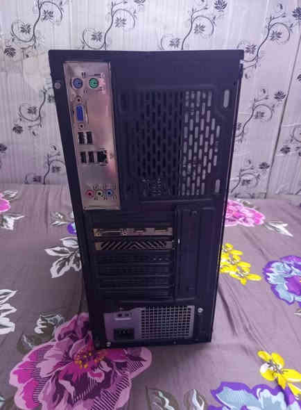 ⚜️تجميعة للبيع :
Gpu : 1050ti gigabyt🔱

CPU : I7 3770🔴

Ram : ddr3 16(2×8)🟣

M.B :h61 asroke⚪️

Hdd : 1T🟢

Ssd : 120gb🔵

PSU : 500🟠

✅️التجميعة نضيفة وسبب البيع لعدم التفرغ 
السعر : 250 (وبيها مجال للشراي)
مكاني بغداد_الدورة(توصل ماعندي)
للتواصل : على الخاص او على الرقم : ***********
