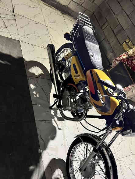 ‏سلام عليكم دراجة أوراق للبيع￼2014￼￼ تعمير 25 ￼￼ ولا مو شري لا يرسني سعره 1200 وبيه مجال ***********￼
