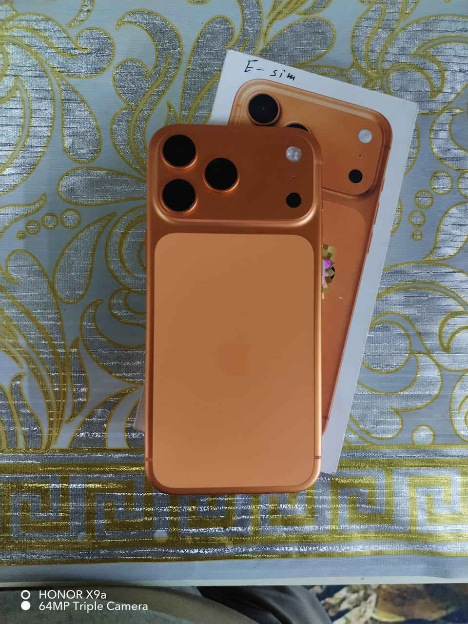 سلام  عليكم
آيفون 17.

جديد زاغ ما بي جديد 256  
أيسم  شريحه كترونية 
مشحون 22 مرة البطاريه 100 //100 
 بغداد السيدية   ***********
