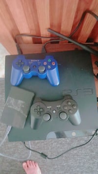 بلي ٣ سلم مهكر ويا هزرد خارجي بي ٤٠ لعبة وجوستكات ٢ كلش نضيف السعر ١١٠...