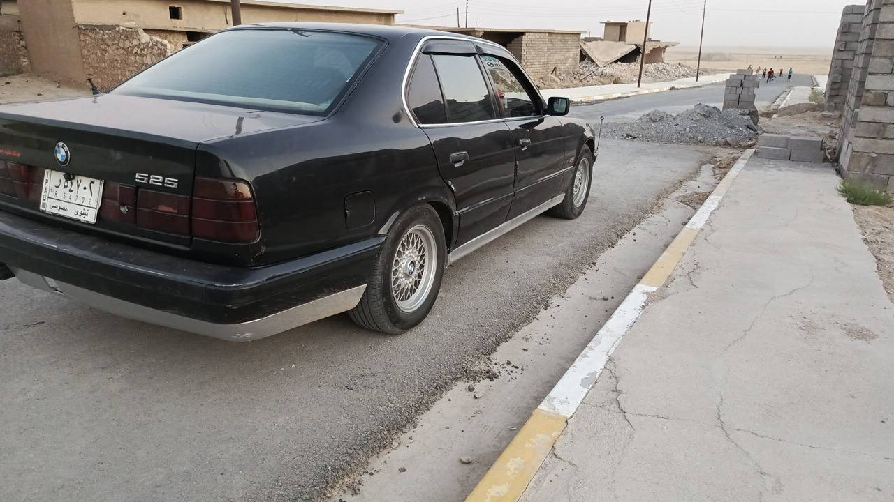 سلام عليكم بي ام للبيع موديل 92 حجم 525بدون ضرر سعر 66 بي محال شي قليل مكانها موصل ناحيه المحلبيه رقم الهاتف ***********
