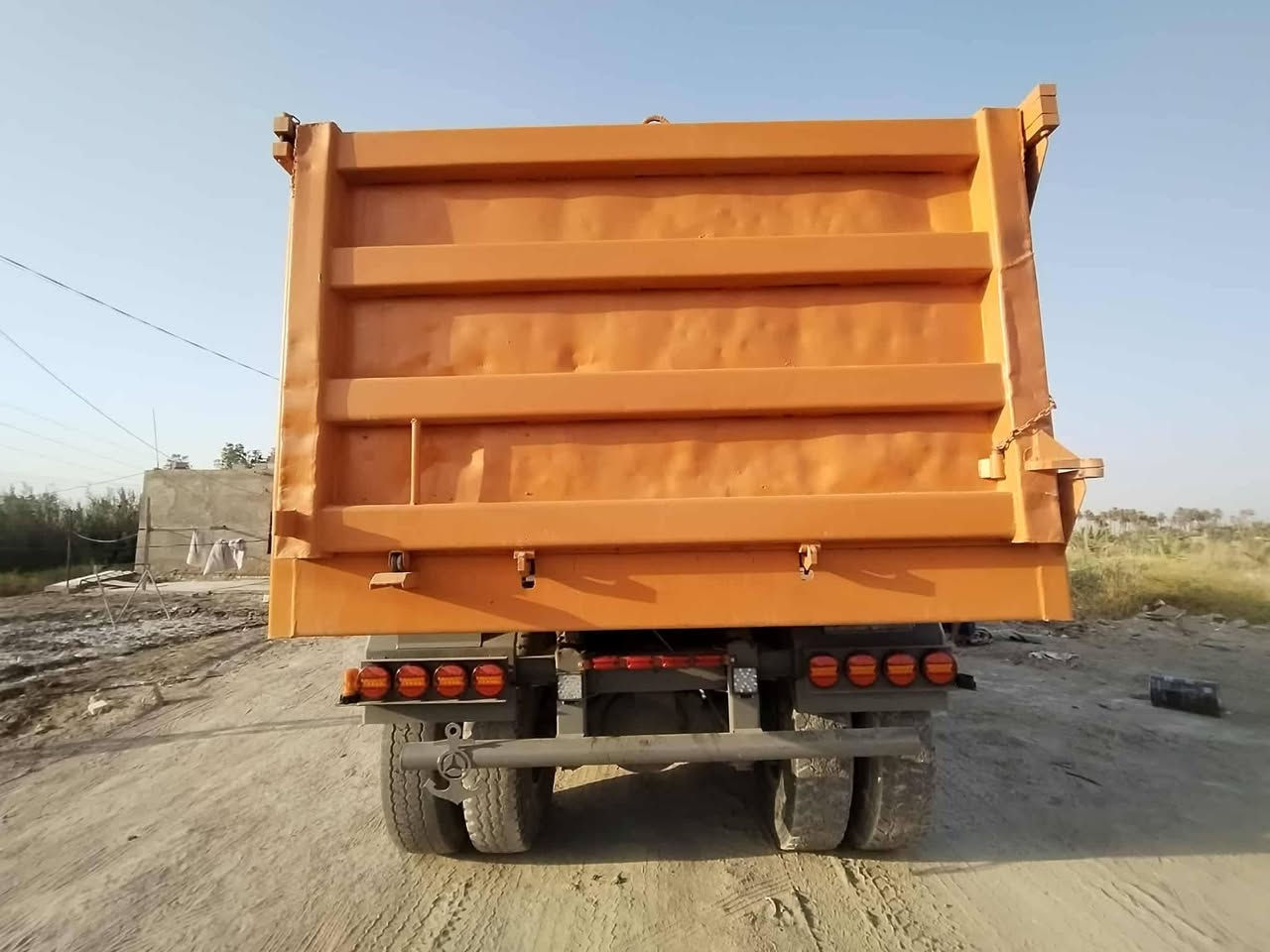 فالفو موديل 82
معمر جديد سياره كامله 
اي نقص مابيه كبل للشغل 
لاتصال ***********
