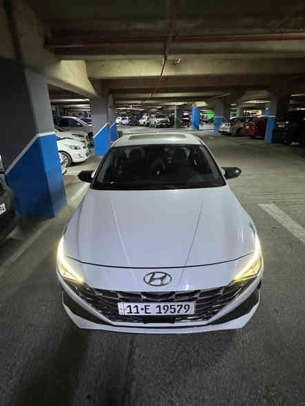 السلام عليكم 

. الانترا هايبرد موديل 23 وارد كندي ليبل واحد 

. ماشيه 53 الف كيلو 

. حادث كندا بابين فقط وراجعات بارد 
وبيها بلعراق موضح بلصور 

. السيارة صدر لغود راديترات بطارية عل وضع الشركه مكينة 1.6 تنفس طبيعي + هايبرد مكينة اعتمادية
وصرف وقود ممتاز الكير 6 نمر مو cvt

. تحديد مسار والمحافظة عل المسار وتنبيه تصادم امامي ومثبت سرعة 

. رادار امامي و خلفي و تحذير تصادم خلفي وتحذير عند فتح الباب 

. نقاط عمية

. شاشتين وتتغير شاشة السايق حسب وضعية القيادة 

. التبريد ثلج لان الكمبرسر بلهايبرد المحرك الكهرباء فانسه التبريد وتبريد قطعتين ومناخين واتو

السيارة كاملة من عدة وسبير وارضيات رزلاين 

السعر 145 ورقة و بيها مجال 

مكاني ببغداد 
رقم الهاتف ***********
