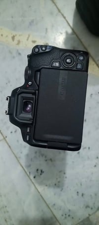 كانون 250D • عدسة 70/300 • شاحن وشنطة