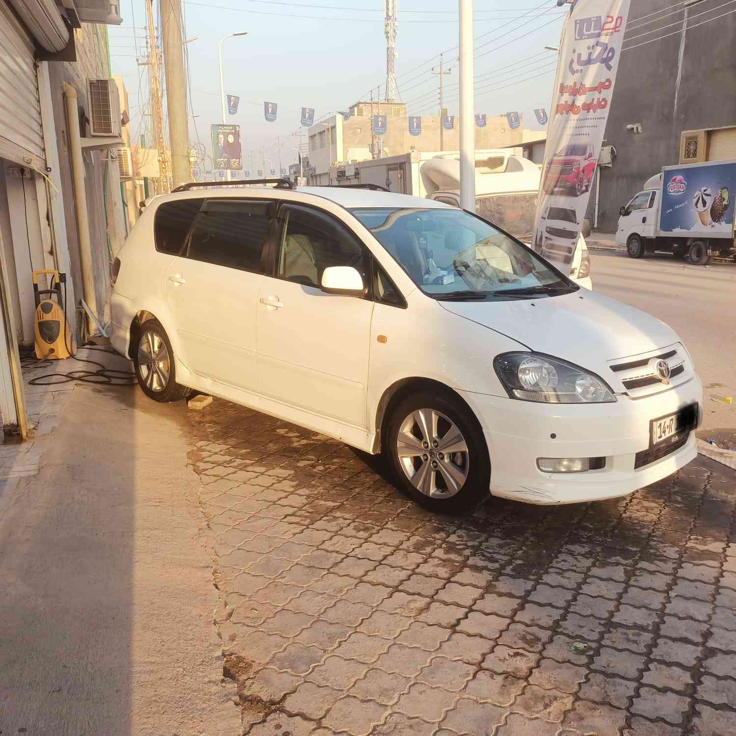 السلام عليكم ابصم 2001 عادي رقم بصره دولي سياره نظيفه محرك كير كفاله بدي نظيف نصبه حلوه دواخل نظيفه مكان سياره زبير سعر 118بيها مجال قليل  حك جيه الشراي اتصال ***********اتصل وبالخدمه
