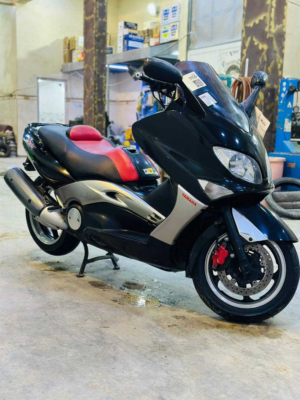 سلام عليكم شباب العزاز ❤️ 
تي ماكس 2008 نوزل
نظافه 100/100
مكفولة كفاله عامه من كلشي 
كشن احمر دشبول احمر 
علايم حمر فجوج حمر 
       سويجات 2 
دراجه بعدهي بوضع لوكاله
طالعه من ماهر الكناني 
مكاني محمودية 
***********
