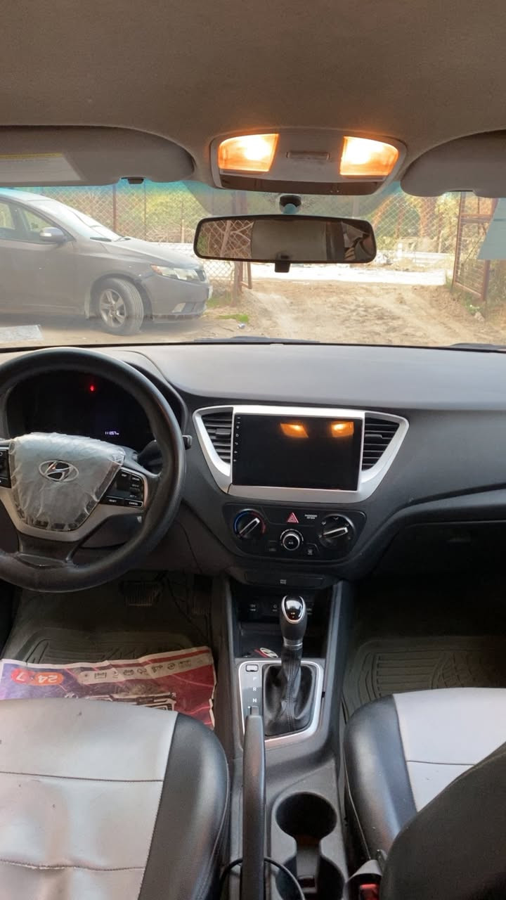 سلام. وعليكم اكسنت 2017 ضرره جامله يمين ونص البنيد بدون دواخل وبيه ربع جاملغ الأيسر صبغ انطخت بيدي سياره جاهزه من كلشي وعليه ادامه  كيره AT  المرغوب سياره معروضه 110 

هذه رقمي ***********
