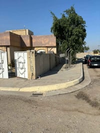 بيت للبيع • ٢٢٠م • ركن على شارعين