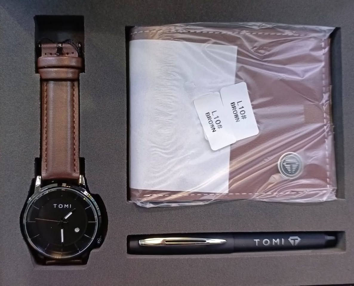 بكج من ماركة تومي
يحتوي على ساعة +محفظة + قلم 
السعر 20 ألف


**إذا كنت صاحب هذا الإعلان وتريد حذفه لأي سبب، رجاءا أرسل رسالة إلى الدعم الفني**