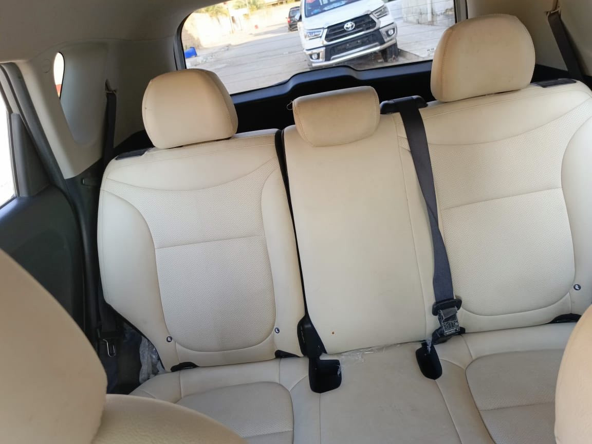 السلام عليكم 

كيه صول للبيع موديل 2016 
ضربتهة بامريكا القمارة طايح عليهة ثلج 
وحادثهة هنا جاملغ راجع بل بارد وبنيد شوي بي بارد 
سيارة جاهزه وحلوة مال بيت مامتعوبه 
سعر 110 وبيهة مجال بيع مستعجل 

 للتواصل *********** مكلف بلنشر
