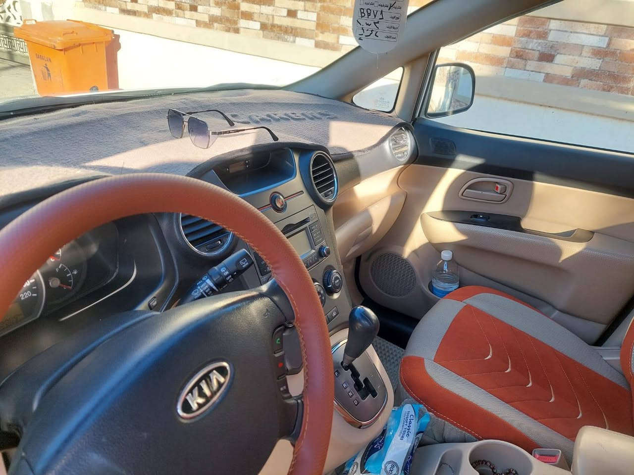 للبيع كيا كارينز ٧ راكب بغداد موديل ٢٠١٢ سيارة خير من الله السعر ١٢٥ $ لان ملينه من الوعود الكاذبه جايك وخليها ومايجي بيها طخه بالبنيد وصبغ مع الجاملغ الامامي الايمن على قدر شبر وصبغ الدعامية الامامية للاستفسار *********** و ***********
