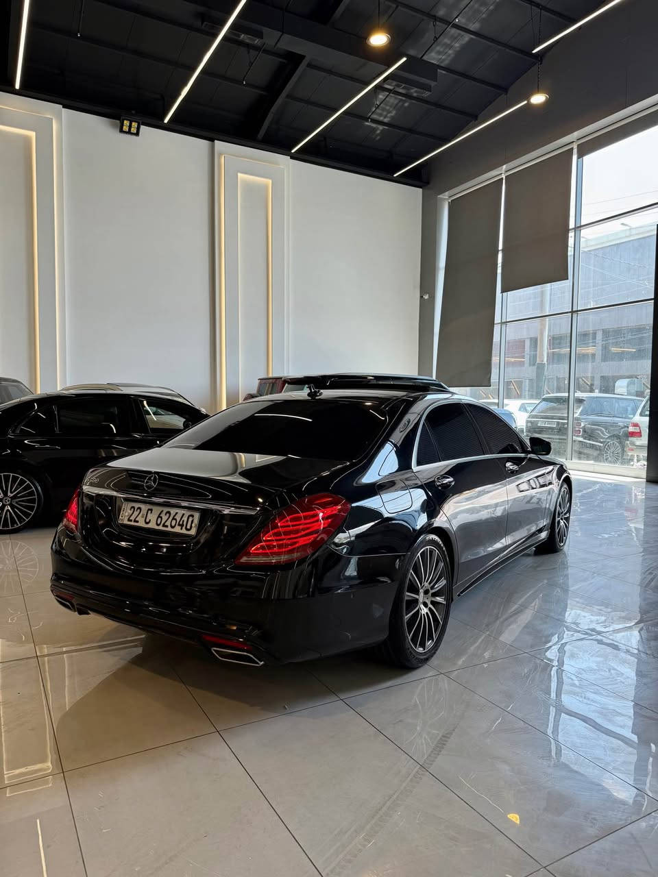 السلام عليكم
للبيع Mercedes S500 2014 وارد الماني كلين تايتل
مكينه 8 سلندر (4فصوص) 
بانوراما ٥ بردات ٤ كامرات حساسات 360 اوتو بارك رادار امامي رادار خلفي نقطه عمياء كشن تدفئه و تبريد كشن يفتر ويه لستيرن قياده اليه ثلاجة خلفيه عطر بجكمجة شاشات خلفيه بصمه ابواب بصمه تشغيل جكات تنزل وتصعد كشن خلفي مفصول vipداخل لدات ٧ الواناستيرن G جنطه كهرباءكشنات خلفيه كهرباءداخل جلد ابيض (اصل)ماشيه 87 الف
 
بيها مكانين صغير تعديل بي دي ار والباقي مكفول
مكينه وكير مكفولات بوضع الشركه (صفر مسج)
مكانها اربيل مدينه معارض 
للاستفسار: *********** whats app أربيل, العراق

