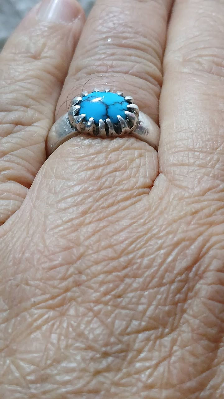 اللهم صل على محمد وآل محمد
لعشاق الجمال والأناقة والذوق 
رضوي نيشابوري قديم وأصلي للبيع مكاني بغداد


**إذا كنت صاحب هذا الإعلان وتريد حذفه لأي سبب، رجاءا أرسل رسالة إلى الدعم الفني**