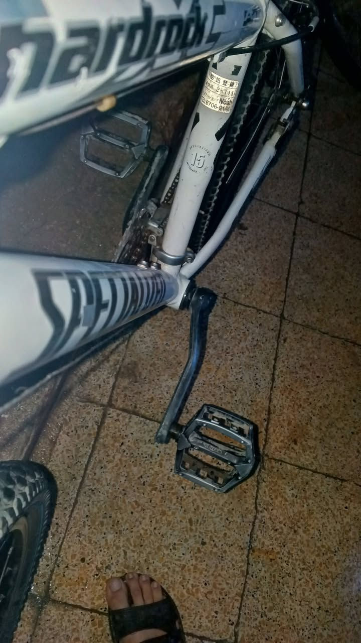 سلام عليكم
الحلال للبيع باسكل شركه سبيشل زيد SPECIALZED
لشه المنيوم استعراضي باسكل فول مكينة الوره 8 والكدام 3 الباسكل بي ستيرن 70 اصلي مالو فقاسات الباسكل سعرو 135 وبي مجال خاص او رقمي ***********
