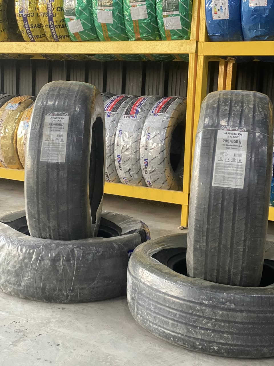 السلام عليكم
متوفر تاير جديد كافه القياسات والاحجام 

كوري تايلندي صيني انتاج حديث 

واسعار جمله 

فتح وشد داخل المركز مجاني 

العنوان مدخل الشباب مقابيل حسينه حواس 

الرقم ***********
