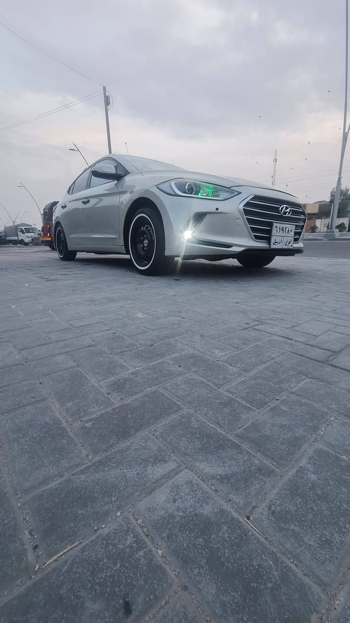 سلام عليكم لنتره لبيع موديل 18وراد خليج سياره جديه بعنه لكلمه رقم ربيل تحويل ثاني يوم سياره جاهزه منكلشي تخم تاير خط بيض حداد مال شركه شرط مكينه 1600سياره فول عده تنته بيه قطعتين صبق ولباقي كفاله سياره ماشيه 140 سياره علوضع شركه برقي مافتوح بيه مكينه كير حداده شرط تراي زيرو سياره مال جناي مجنبزه فول تبريد ثلج  مكاني بصره سعر 110وبيه مجال ***********
