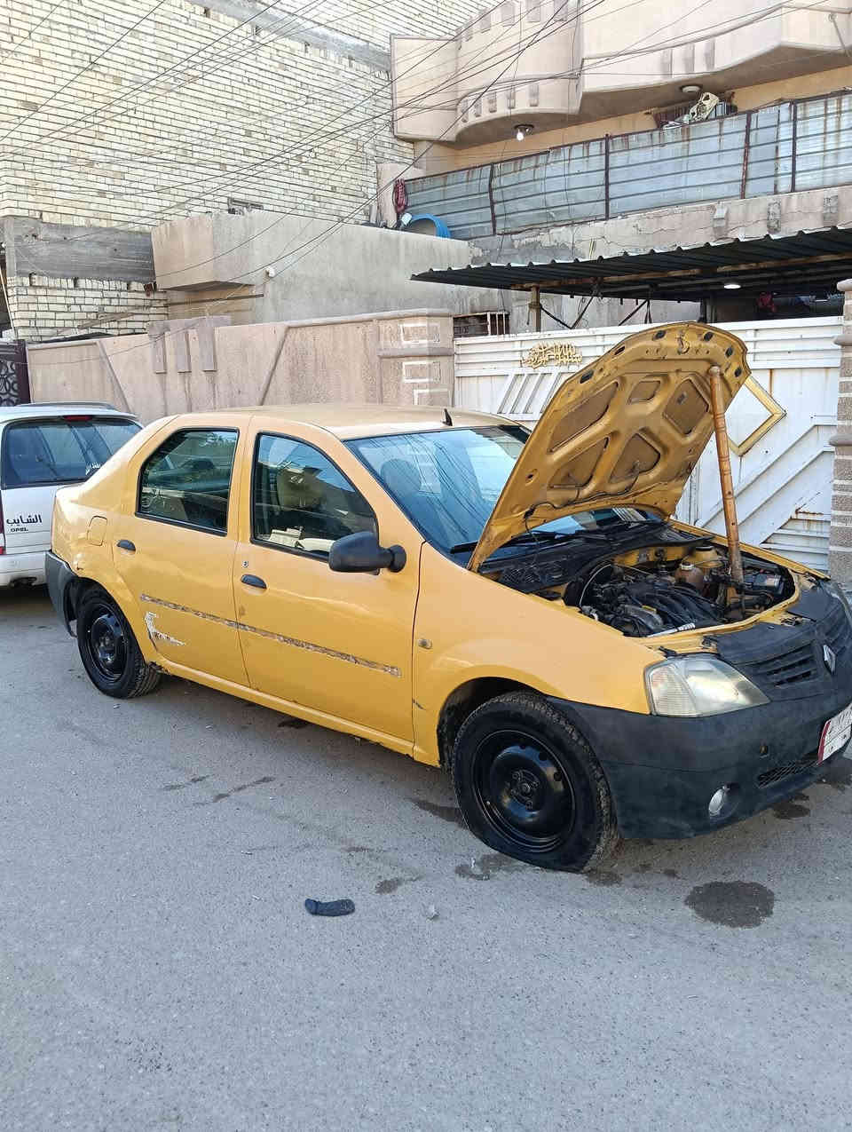 رينووو لوكان 2009 للبيع السياره جاهزه السنويه بأسمي سعره 30 ورقه وبيه مجال حك الجيه والسنويه ساقطه *********** بغداد البياع والتبريد شغال
