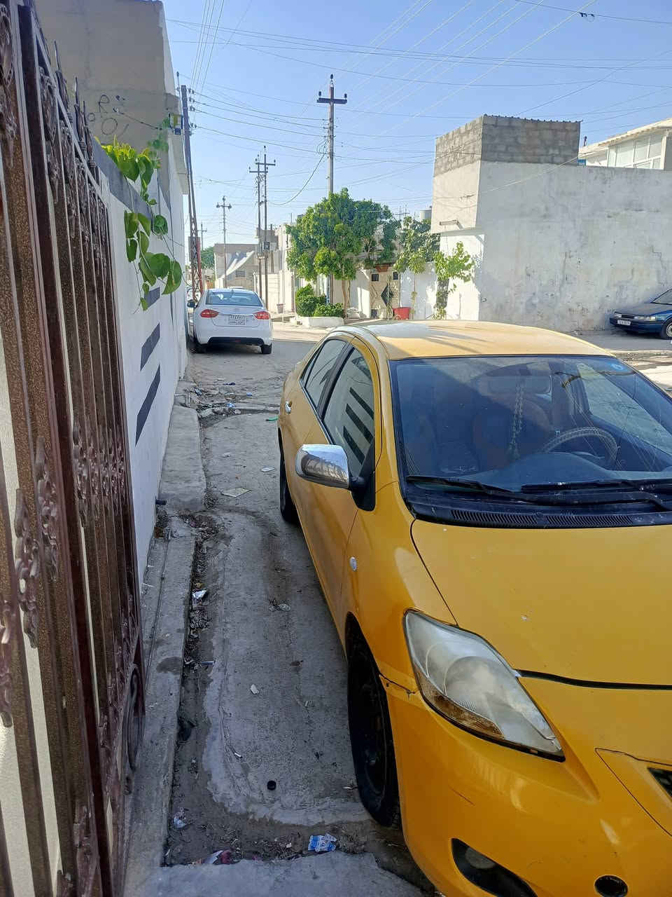 يارس للبيع موديل ٢٠٠٦ مشروع وطني سعر ٦٥    ***********
