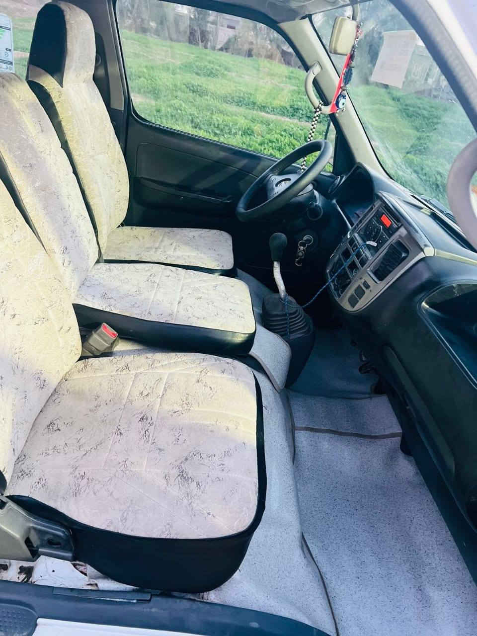 سلام عليكم نيسان 2009 مكفوله مكينه كير اكسل دوشمه عام تخم تاير سياره نضيفه جاهزه للشغل رقم بغداد ***********
