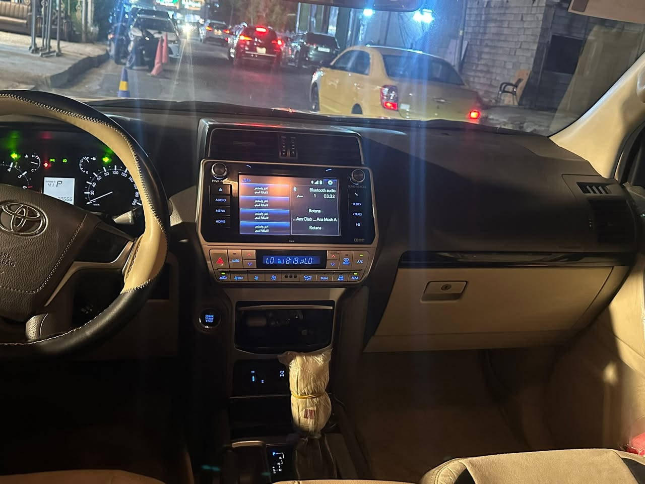 السلام عليكم برادو موديل ٢٠١٨ للبيع مواصفات Txs ساز معروفه دبل تانكي محرك سته سلندر سبير بالباب فتحه ماشيه ٧٨ ألف وقابله للزياده سياره مال بيت مكفوله من الصبغ والتبديل رقم بغداد الجديد داخل مغلف حوضيات 3D داتا شو امامي خلفي السعر ٣٨٠ $ وقابل للتفاوض مكانها بغداد 
***********
