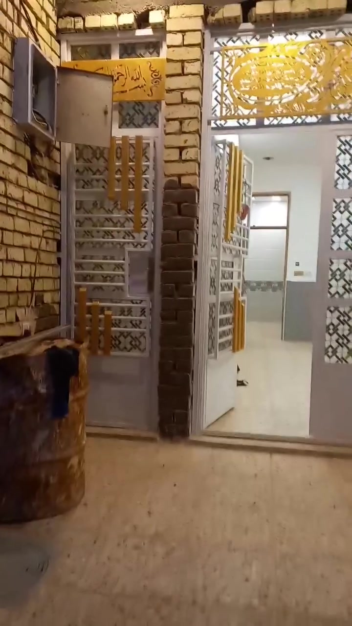 السلام عليكم بيت ١٠٠ متر طابق واحد بناء حديث شغل مال جناي بي اجازة بناء بسمي بدون دلال كدام البيت تشجير رقم العقار ٣٩٠٨ لاستفسار علة الرقم ***********
