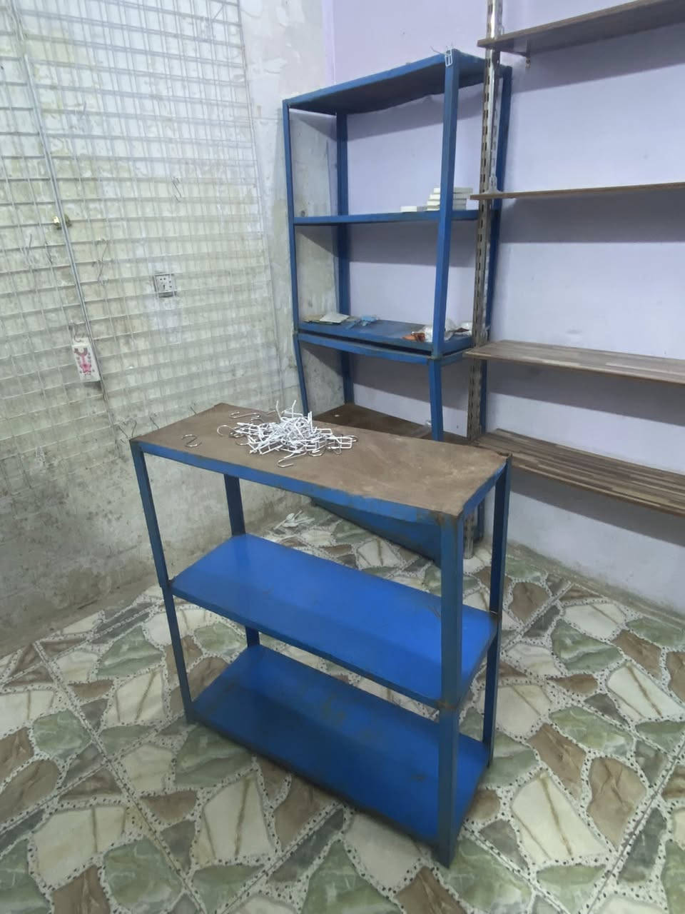 رفوف للبيع
الاستفسار***********
