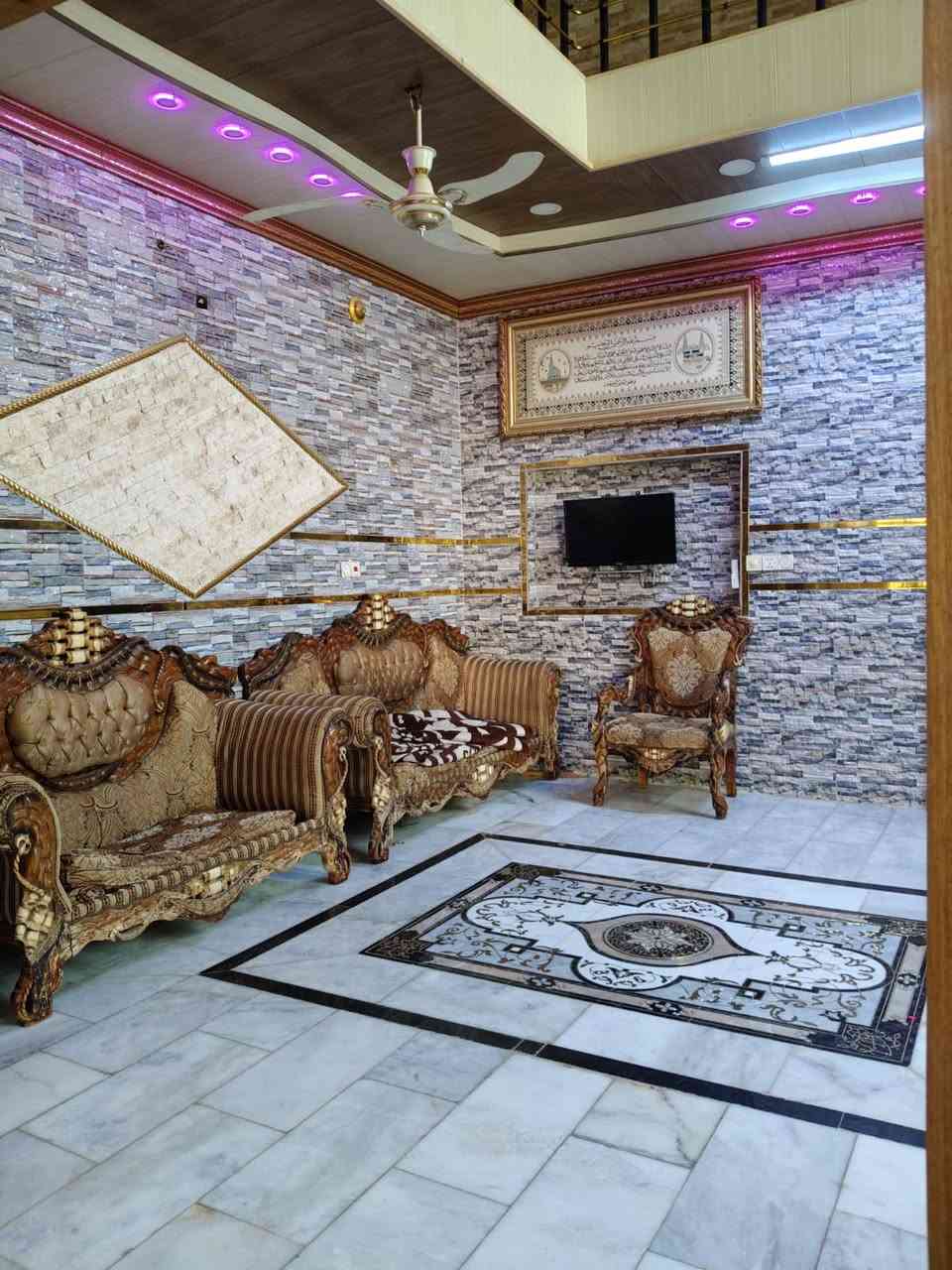 🏡 دار للبيع في حي النداء -خلف مول الجوهرة 
▪️ المساحة: 200م
▪️ طابقين
▪️ 6 غرف نوم 
▪️ السعر الكلي: ٢٣٠ مع المجال 

📍 للاستفسار والاطلاع على التفاصيل:
مراجعة مكتب الأمان للعقار والمقاولات العامة 
شارع المجمعات -حي النداء 
مقابل قصابية الميالي 
📞 ***********
📞 ***********
