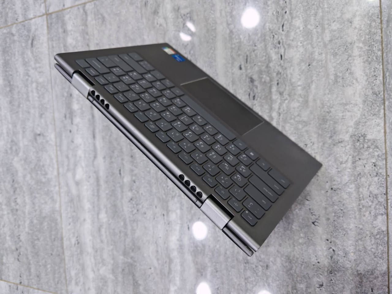 💻 لابتوب Dell Vostro 5410 2-in-1: الأداء الأنيق بين يديك!
​هل تبحث عن جهاز يجمع بين الفخامة، السرعة، والمرونة في العمل؟ نقدم لك Dell Vostro 5410 بحالة ممتازة جداً وبمواصفات تضمن لك إنتاجية عالية.
​⚙️ المواصفات الفنية:
​المعالج: Intel 11th Generation (أداء سريع ومستقر).
​كرت الشاشة: Intel Iris Graphics.
​الرام: 8GB DDR4 (قابلة للتطوير).
​الهارد: 256GB SSD (فائق السرعة وقابل للتطوير).
​الشاشة: 14 بوصة بحجم مثالي للتنقل والعمل.
​النظافة: 97% (جهاز بحالة ممتازة).
​💰 السعر: 430,000 دينار عراقي فقط.
​✅ لماذا تشتري من مكتبنا؟
​الشفافية أولاً: يحق للزبون فحص الجهاز والتأكد من سلامته أمام المندوب عند الاستلام.
​ضمان حقيقي: ضمان استبدال لمدة 7 أيام (في حال وجود أي خلل مصنعي).
​📞 للحجز أو الاستفسار:
يرجى مراسلتنا عبر رسائل الصفحة، أو التواصل معنا مباشرة عبر واتساب:
***********
​#Dell #Vostro5410 #2in1 #11thGeneration #Laptop #بغداد #العراق #مكتب_اليسر #لابتوب #عروض_لابتوب #DellVostro
