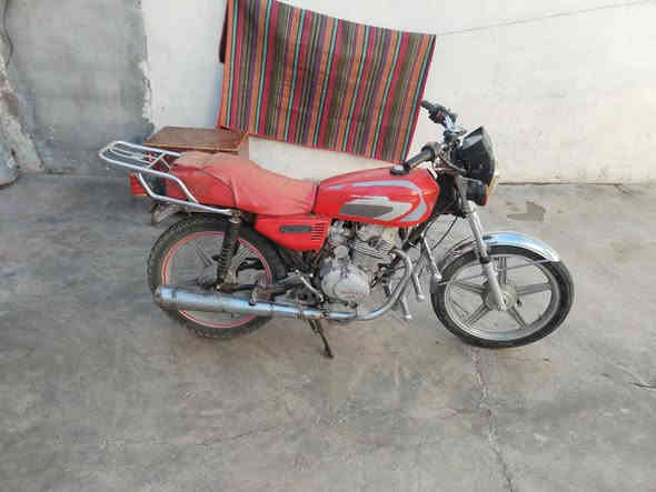 السلام عليكم اخوان عندي دراجه للبيع الراتب به نواقص بسيطه المكان ديالى شهربان السعر   السعر 275 وبي مجال بسيط ***********
