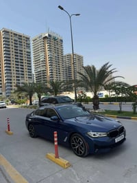 BMW 530e 2023  سيارة جديدة حادثها فقط بنيد ومبدل ومصبوغ  سيارة كلش جدي...