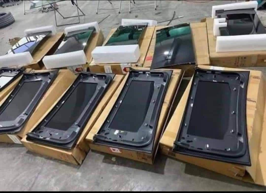 *********** ✅يتوفر لدينا جميع انواع زجاج السيارت وتبديل جميع انواع الزجاج المضلال ويتوفر لدينا جميع انواع السايد روف وال بنورما 
*********** بي وتساب ✅
الاصلي ونوعيه درجه اولى ✅
سليكون ضد الماء ✅
ضمان 3 سنوات من الوكيل مع وصل الضمان ✅
ويتوفر لدينا شد موقعي يعني نجيك ال باب بيتك او مكان عملك
مع ضمان الشغل والعمل الموقعي ✅
موقع المحلات ساحة الطيران بادارة أبو الشوش ✅
اهلا وسهلا بيكم ✅
