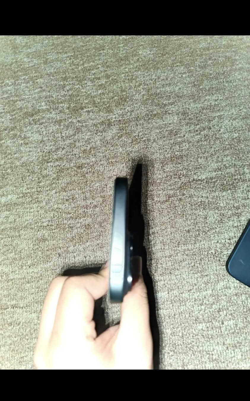 اسلام عليكم للبيع ايفون 15برو ماكس ذاكره256شرق اوسط بطاريه 97 المبايل شخطه مابيه كارتونته وياه وشاحنه أصليه 60Wسعره واحد او١٠٠وبيه مجال بسيط رقمي *********** مكاني كربلاء قضاء طويريج حي الجمعيه
