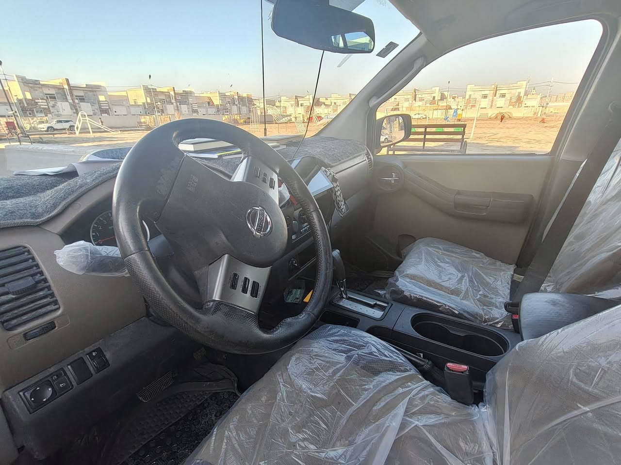 السلام عليكم نيسان اكستر موديل 2008 رقم بغداد دولي بسمي 67 قفل  مكانها كربلاء 
***********
