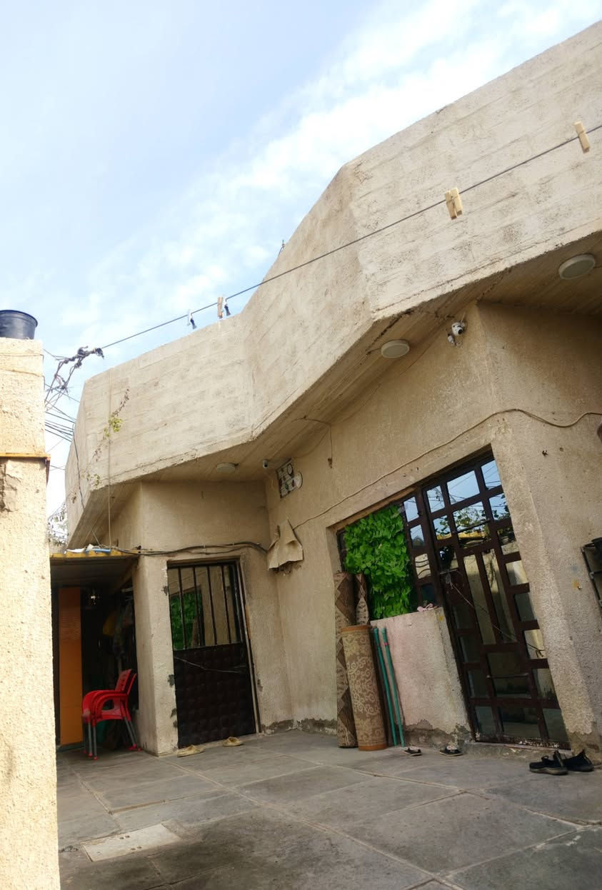 🌟 فرصة ما تتعوّض 🏠بيت جاهز للسكن في الأمين الثانية!
📍 الموقع: الأمين الثانية – قرب شبكة الكهرباء الأولى
📐 المساحة: 150 متر²

🔸 تفاصيل العقار:
✅ بناء تجاوز – صب مسلح كامل
✅ غرفتين نوم (4×5)
✅ صالة راقية + استقبال
✅ أرضيات بورسلين
✅ جدران الصالة سيراميك
✅ سقف صب مسلح
✅ خدمات كاملة: كهرباء ⚡ + مي 💧 + مجاري ✴️ إنترنت 🛜

💰 السعر: 48 مليون – وبي مجال  🔄

📞 للاستفسار والتواصل:
📱 ***********
