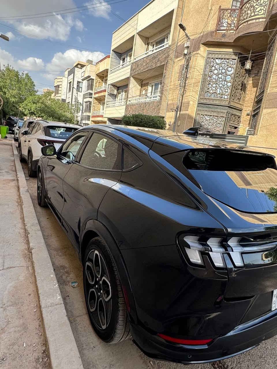 موستنك ماك اي 2024
ماشيه 6 الف فقط زيرو 
فئه gt اعلى فئه 
4 ويل 
دبل ماطور من 0 الى 100  ب 3 ثانيه 
صوت كزوز كلش حلو 
فول مواصفات 
4 كامرات 
شحن واير ليس 
كشنات كهرباء 
تدفئه كشنات وستيرن 
جنطه كهرباء 
بعد هواي مواصفات 
ضرر بسيط جاملغ راجع بارد ومصبوغ 
مكان زيونه 
السعر 220 وبيها مجال 
0770 929 6331
