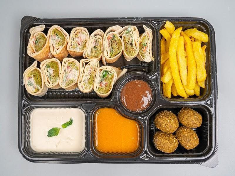 متوفر مطعم فلافل لبنان للبيع فرع الغزاليه مطعم كامل مع المستلزمات للاستفسار *********** خط فقط
