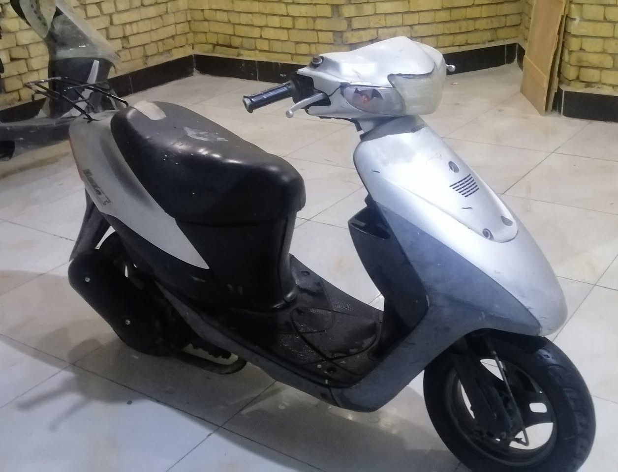 سازوكي جنطه كهربائيات كلها شغاله مبدل بوش وبستم السعر 200 قفل
***********
