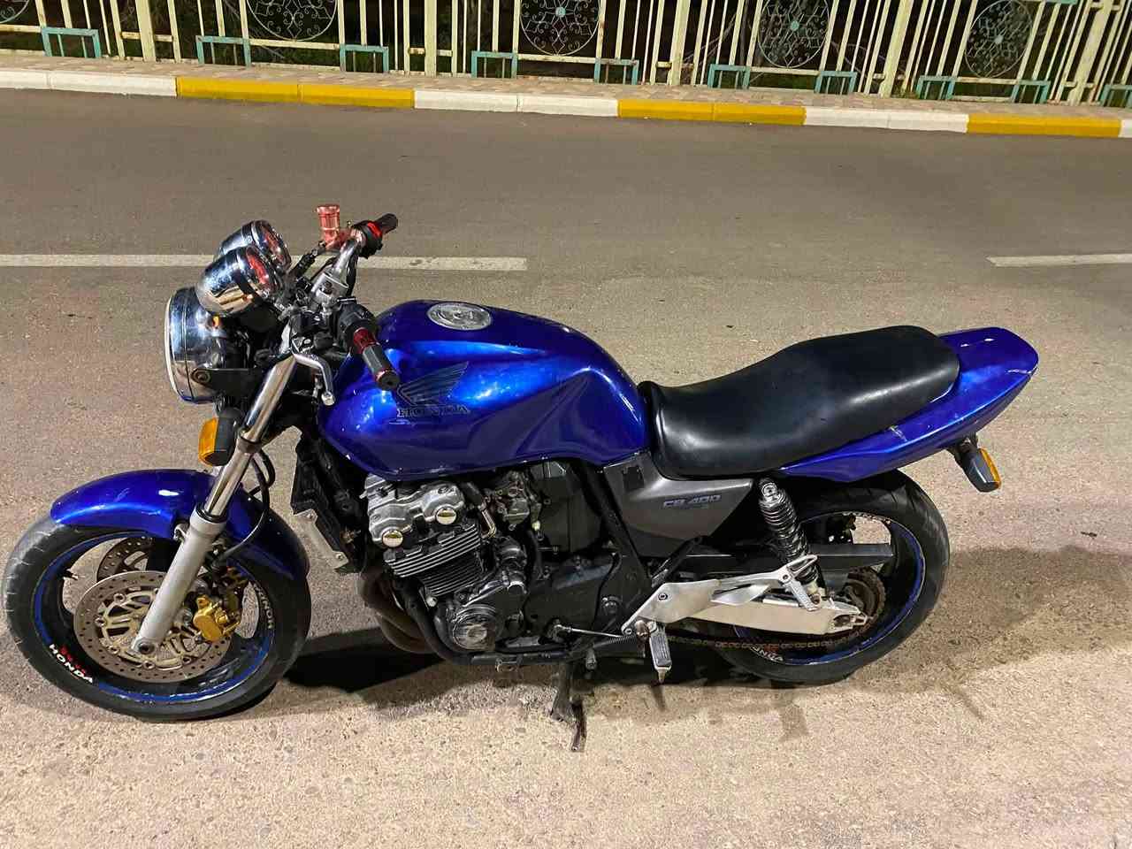 سلام عليكم سيبي فور للبيع مكينه مكفوله دراجه ما ناقصه شي مستعجل عله بيعته سعر 1250 شراي نتصل وبلخدمه *********** مكاني عماره

