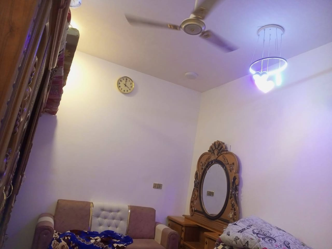 دار للبيع ١٠٠ امامي ١٠×١٠ ركن وجه بناء حديث ٢٠٢٥ طابقين ٤غرف نوم صاله ٢ استقبال مطلخ وصحيات الفداء مقاطعه ٢٢ قرب المدرسه الصينيه الجديده المنطقه خدمات كامله السعر ١٥٧ للاستفستار الاتصال ***********
