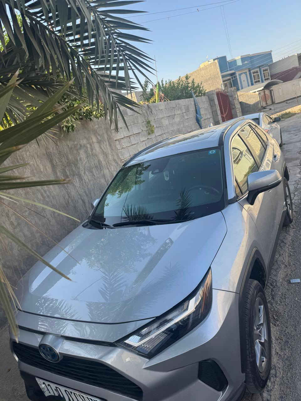 السلام عليكم
سيارة راف فور هايبرد 
رقم بغداد دولي باسمي

موديل ٢٠٢٢ xle 
وارد امريكي 
العداد ماشية 70 الف كيلو 
الحادث خلفي جنطة وجامرلوغ خلفي 
البجم كبس 
بدون دواخل 
الموصفات 
رادار 
مانع تصادم 
نقاط عمياء 
٤ انظمة قيادة 
محرك ٢٥٠٠ 
تدفئة كراسي 
تدفئة ستيرن 
جنطة كهرباء 
اشاير بالمري 
سايد بريك كهرباء 
فور ويل 4WD
قطعتين تبريد 
بصمة و بصمات يدات 
اريل نيفكيشن 
فتحة سقف
السعر ٢١٥ 
رقم الهاتف ***********
