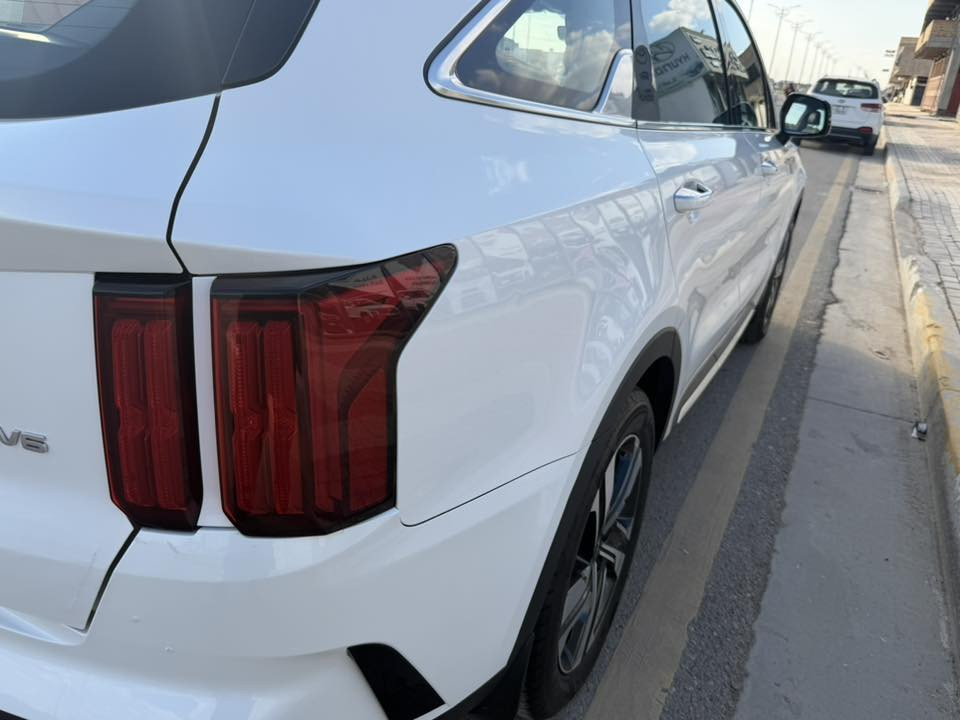 السلام عليكم كيا سورنتو موديل ٢٠٢١
خليجي مكفولة بيه بارد بسيط جداً ماشر عليه بصندوق سيارة محرك ٦سلندر  رقم كربلاء باسمي شخصياً نظيفة سيارة ما متعوبه
مكان سيارة كربلاء وبيها مجال بيع او مراوس 

للتواصل رقم الهاتف***********
